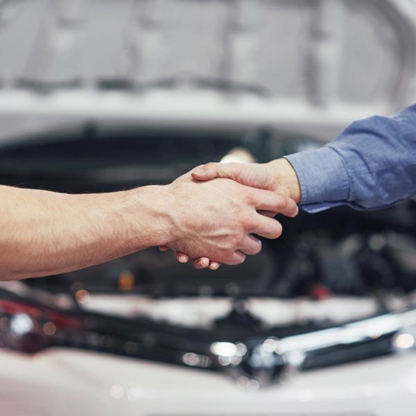 freepik-car-mechanic-agreement